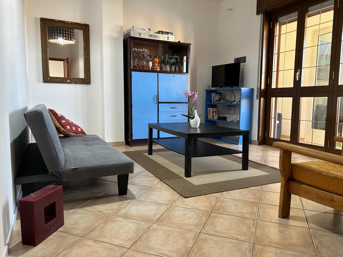 Salento Casa Vacanza Il Focolare Torchiarolo Exteriör bild