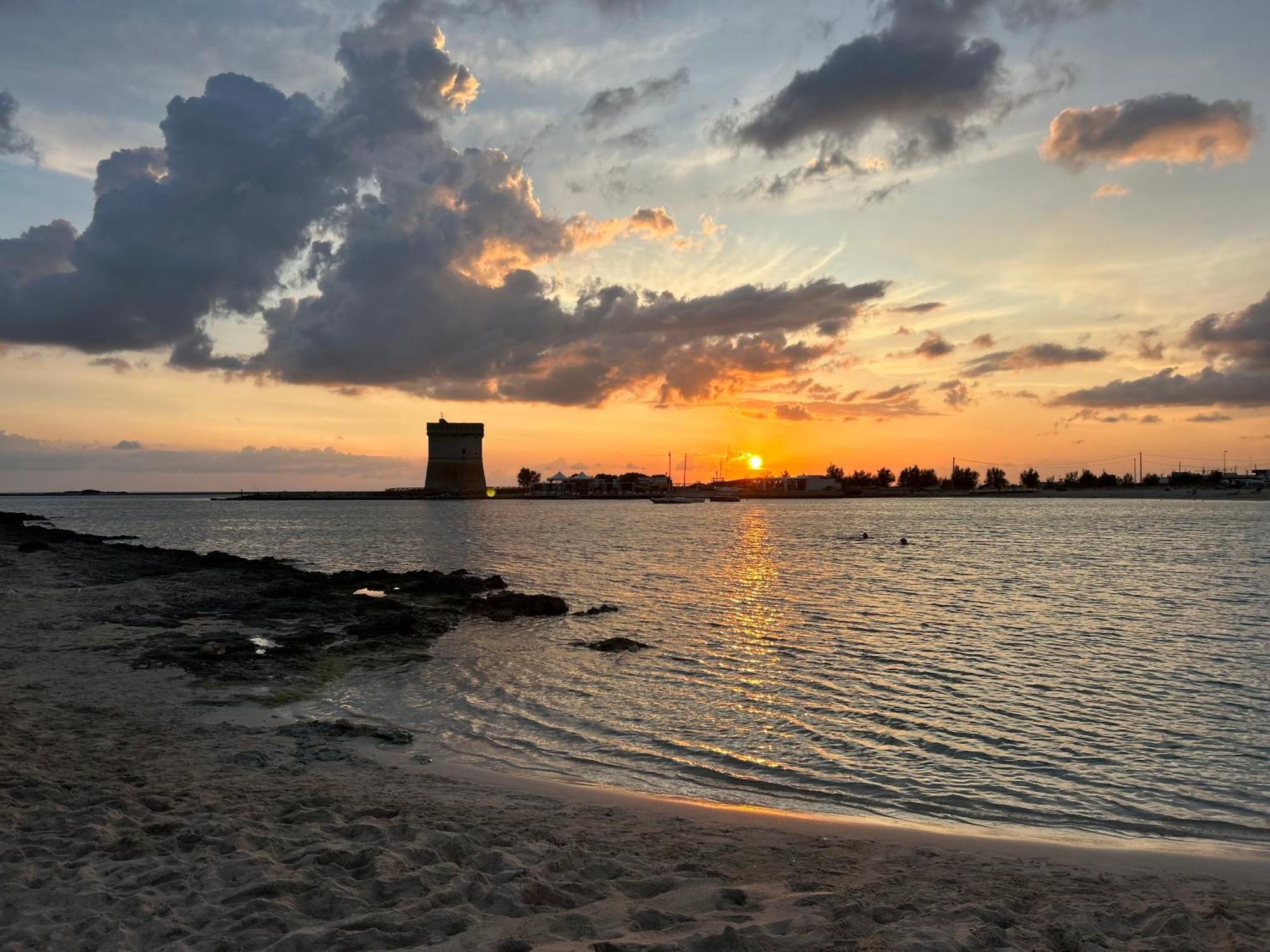 Salento Casa Vacanza Il Focolare Torchiarolo Exteriör bild
